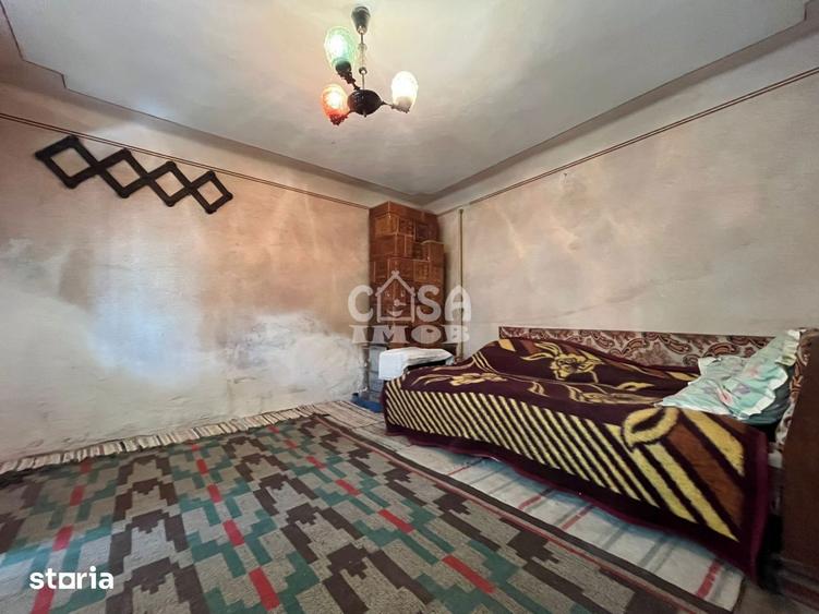 Casă cu 4 camere cu Teren 1300 Mp în Doicești
