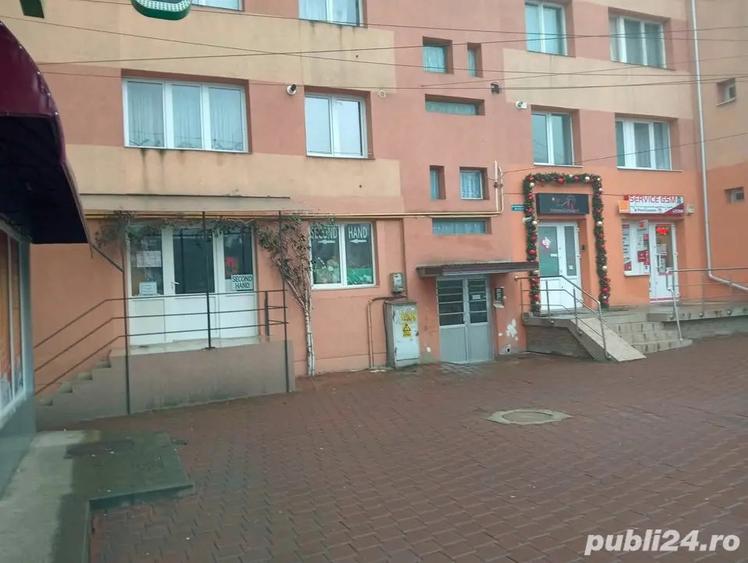 Se inchiriaza spatiu comercial in zona centrala a Sucevei, compus din 2 camereStr. Ana Ipatescu nr 4 - 2