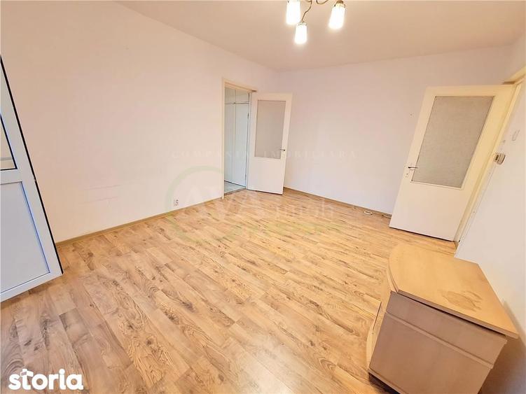 Apartament 2 camere, etaj 2 din 4, nemobilat , cu centrala, Piata Sud - 4