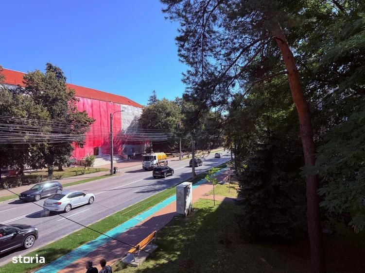 Apartament cu 2 camere semidecomandat în Central