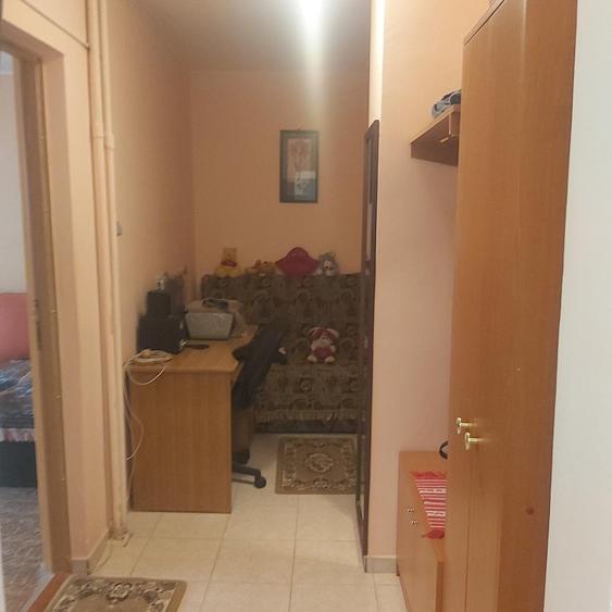Apartament cu 2 camere semidecomandat în 13 Decembrie