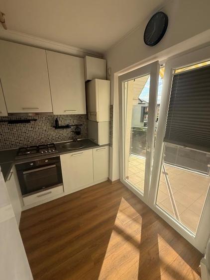 Apartament cu 2 camere decomandat, mobilat în Tractorul