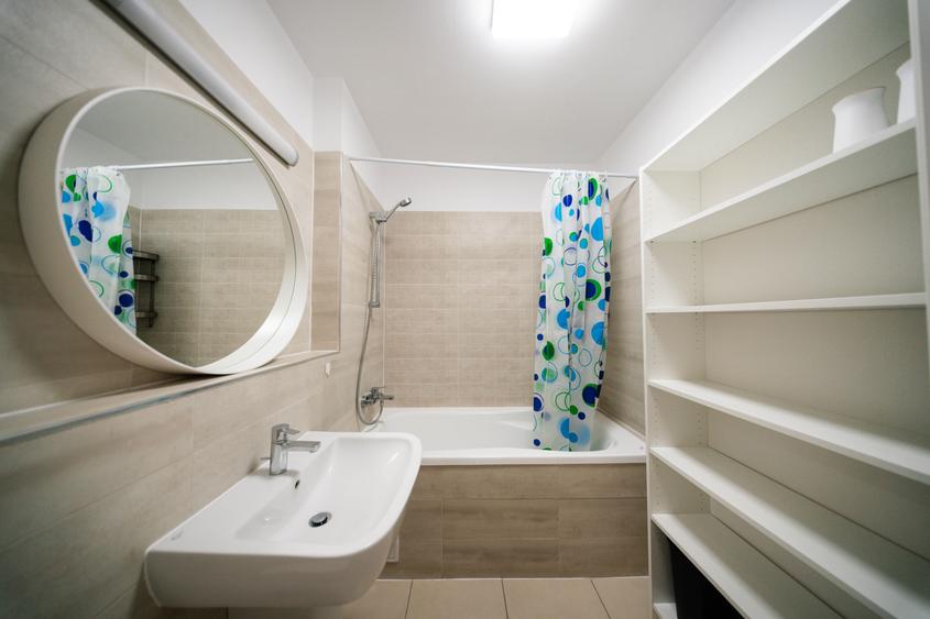 Apartament cu 2 camere decomandat în Central