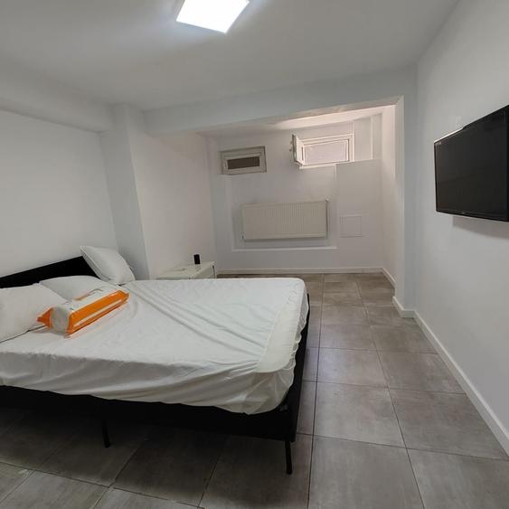 Apartament cu 2 camere semidecomandat în Tei