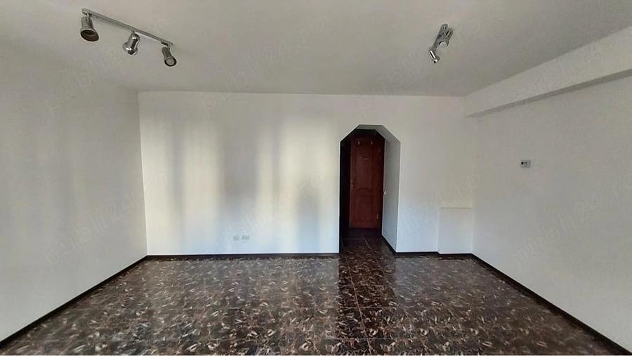 Spațiu comercial, de 60 mp, în Central