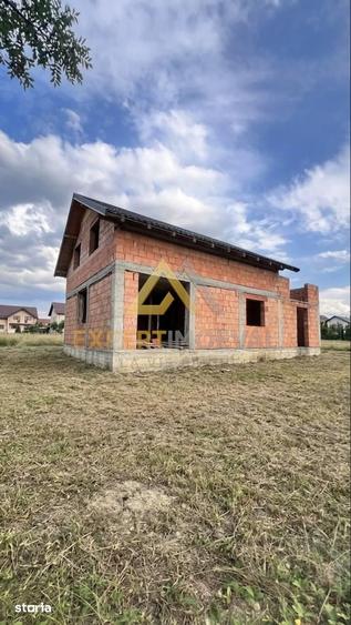 Casă cu 6 camere cu Teren 500 Mp în Tăuții-Măgherăuș