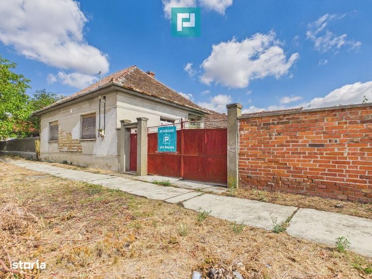 Casa cu potential si teren 1.440 mp - Santana - 1