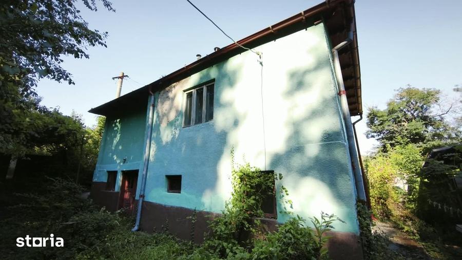 Casă cu 3 camere cu Teren 1185 Mp în Central
