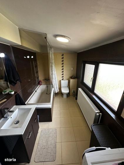 Casă cu 4 camere în Ciorogârla