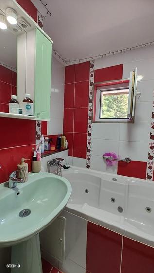 Apartament cu 3 camere decomandat în Decebal