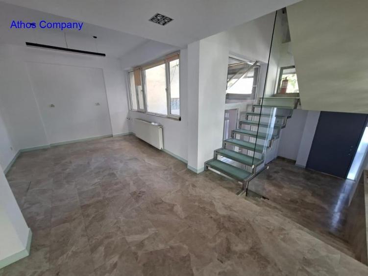 Casă cu 5 camere cu Teren 200 Mp în 1 Mai