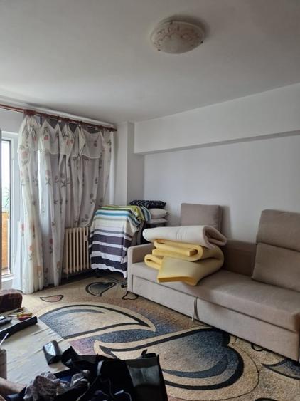 Apartament cu 2 camere semidecomandat în Costin Georgian