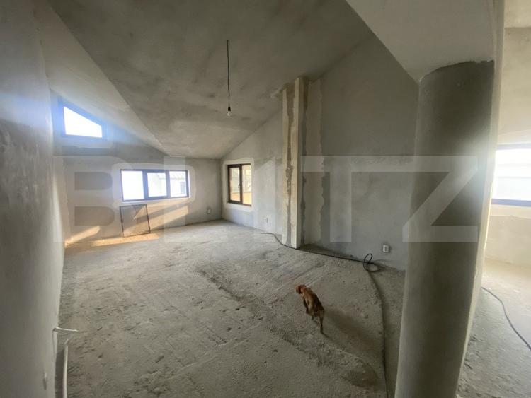 Casă individuală cu 8 camere cu Canalizare în Bucov