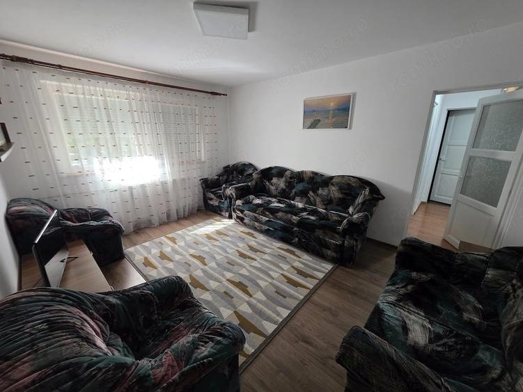 Apartament cu 3 camere semidecomandat în Cetății