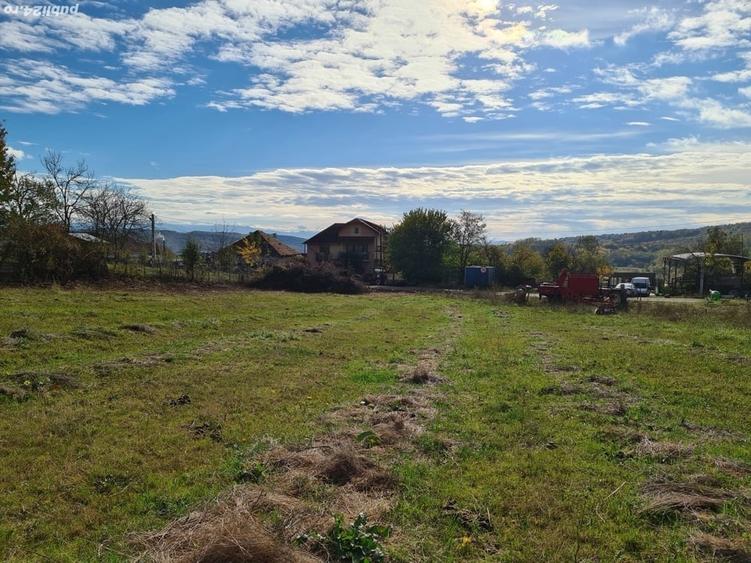 Teren de 2900 mp, în Drăgești