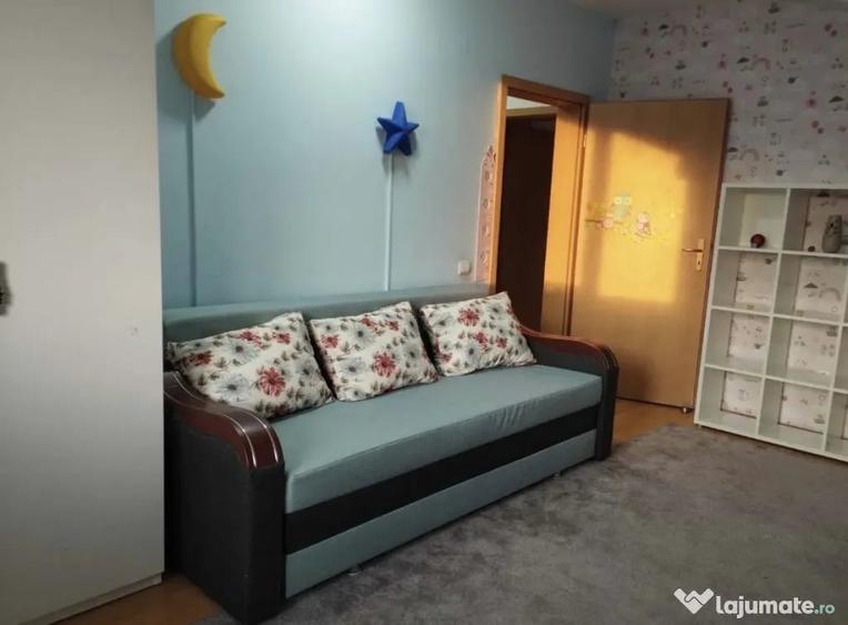 Apartament cu 3 camere decomandat în Cetate