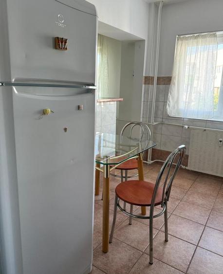 Apartament cu 2 camere semidecomandat, mobilat în Aviației