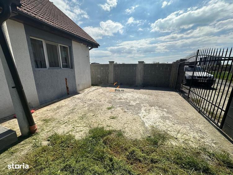 Casă cu 4 camere cu Teren 365 Mp în Giroc
