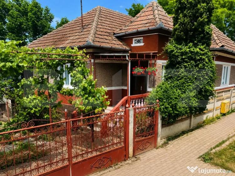 Casă cu 3 camere cu Teren 950 Mp în Central