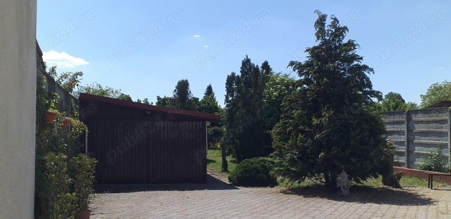 Casă cu 6 camere cu Teren 1122 Mp în Central