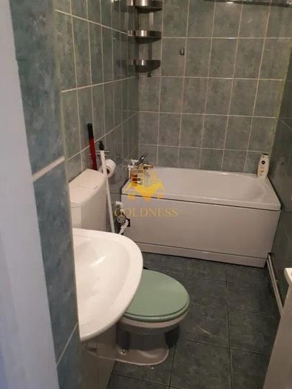 Apartament cu 2 camere semidecomandat, mobilat în Central