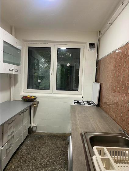 Apartament cu 2 camere decomandat în Berceni