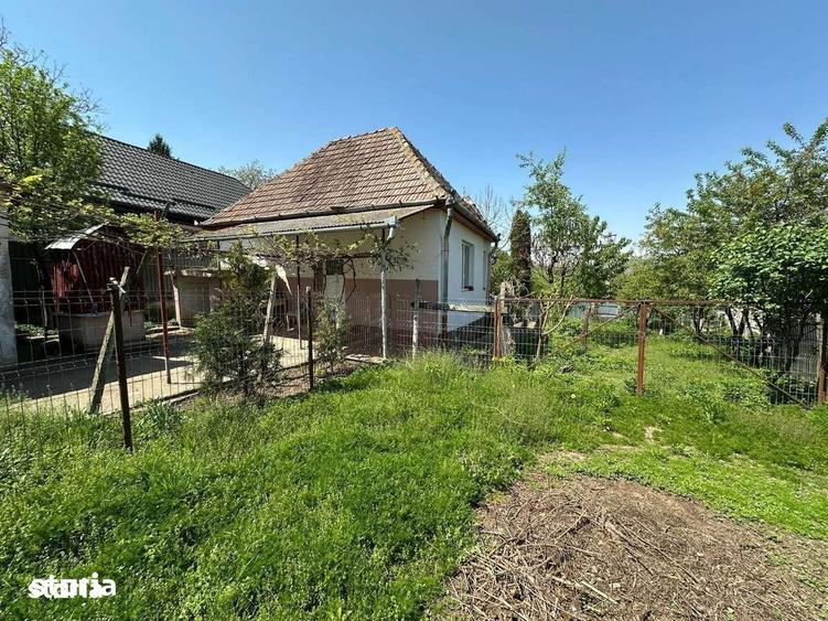 Casă cu 2 camere cu Teren 2982 Mp în Adămuș