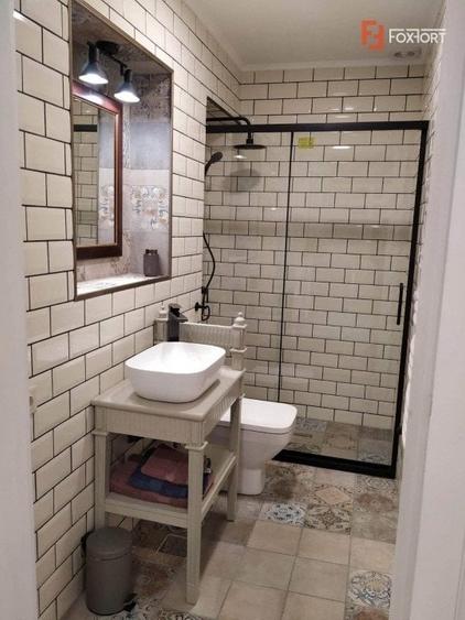 Casă individuală cu 15 camere cu Canalizare în Brâncoveanu