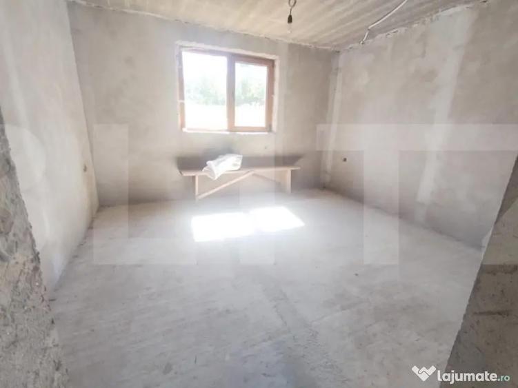 Casa individuala la gri, 160mp+garaj+magazie+ 3500mp teren i - 4