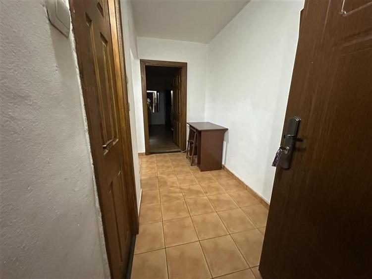 Model mare cu centrala propie, aproape de Vest - 3