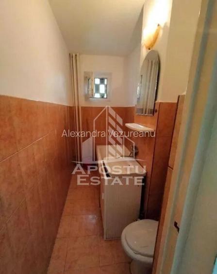 Apartament cu 2 camere, semidecomandat, etajul 2, zona Sa... Apartament cu 2 camere, semidecomandat, etajul 2, zona Sa...