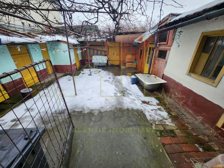 Casa individuala. Mijloace de transport. Toate utilitatile. - 2