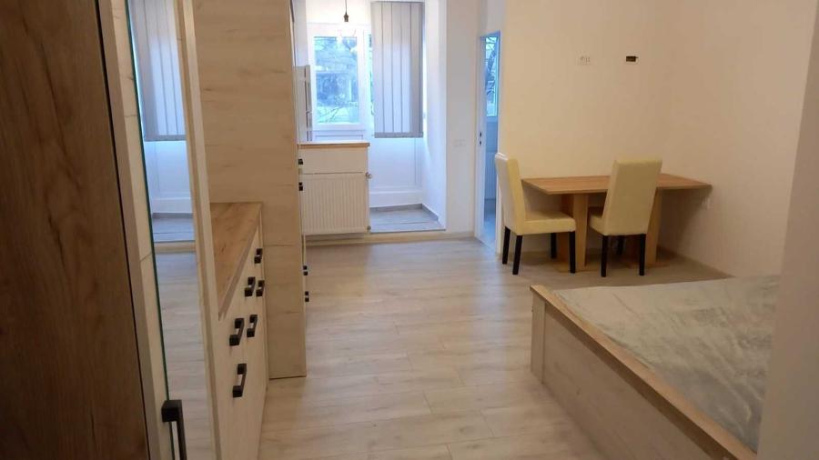 Garsoniera renovata, mobilata, metrou Costin Georgian - 7