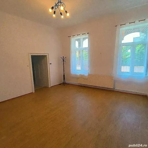 Vand apartament 2 camere la curte - 4