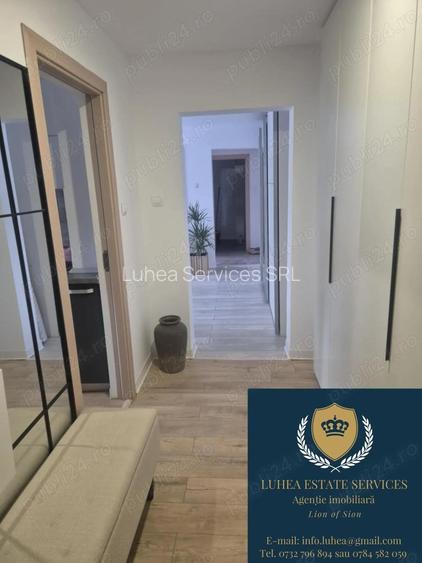 Apartament cu 3 camere renovat complet - Re?i?a, Bd. Republicii, langa muzeu Apartament cu 3 camere renovat complet - Re?i?a, Bd. Republicii, langa muzeu