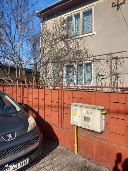 Casa cu etaj 120 mp,teren 400 mp,perfect drept, 7 Noiembrie - 5