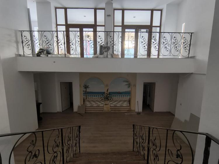 Ultracentral Promendata Stefan cel Mare-cladire interbelica diverse activitati - 4