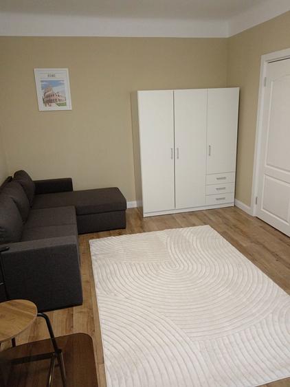 Inchiriez apartament, doua camere, etajul 1. - 1