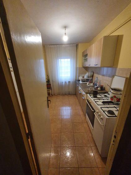 Vand apartament decomandat, 2 camere, situat pe Bulevardul Republicii nr. 1, Zona Nord, chiar langa Spitalul Judetean - 3