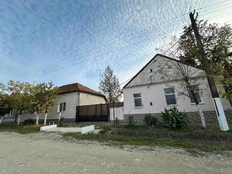 Casa de vanzare 2 corpuri - 2