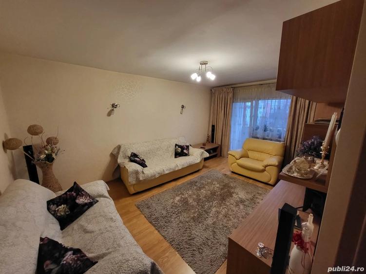 Persoana fizica vand apartament cu 3 camere ,etaj 3 4, decomandat, zona foarte lini?tita - 4