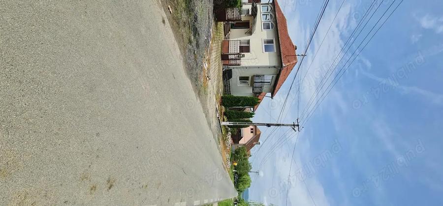Vand sau Schimb cu apartament -Casa Com. Gurahon? sat Bontesti -3000mp - 9