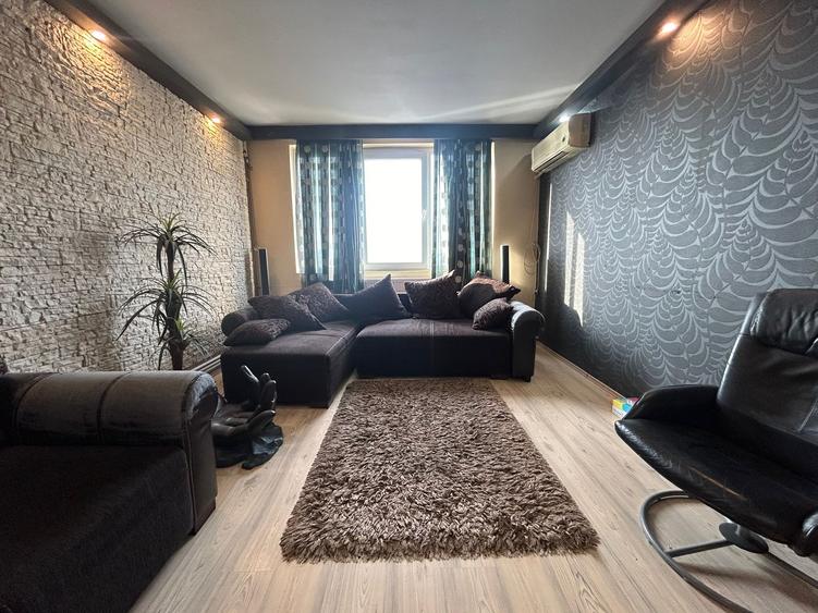 1 Decembrie 1918 4 Camere Etaj 3 81 Mp  Bloc 1976 5 Min Metrou - 2