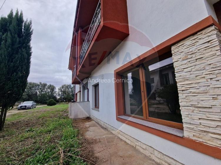 Casa Vila cu 4 camere de vanzare Kogalniceanu judetul Constanta Casa Vila cu 4 camere de vanzare Kogalniceanu judetul Constanta