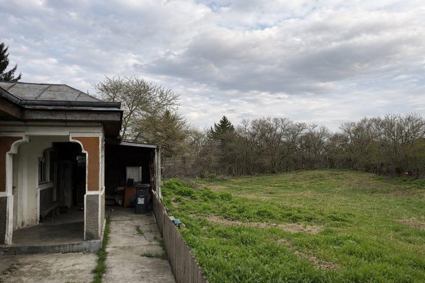 Casa de vanzare 949mp cartier CFR - 1