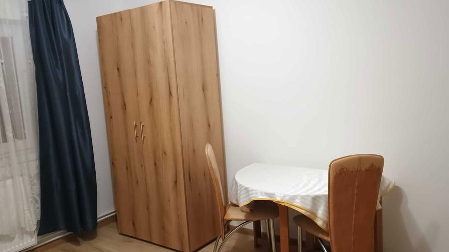 Inchiriez garsoniera - Vasile Aaron - 1