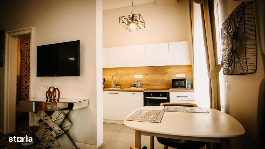 Bijuterie de apartament , Ultracentral | Terasa spre pietonala - 6