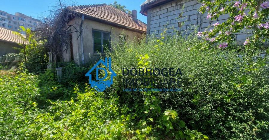 ZONA CENTRALA- CASA BATRANEASCA, TEREN 490 MP, DESCHIDERE 2