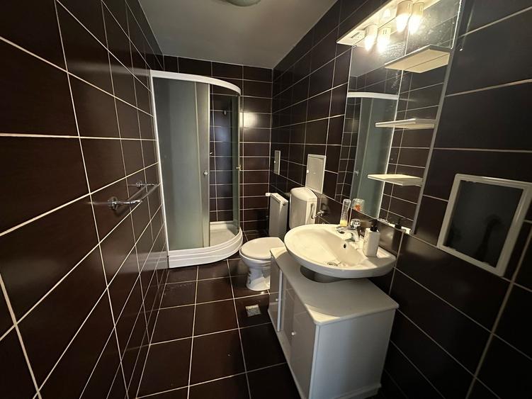 Casa singur in curte - 5 camere - 950 mp teren - zona Trei Stejari - 10