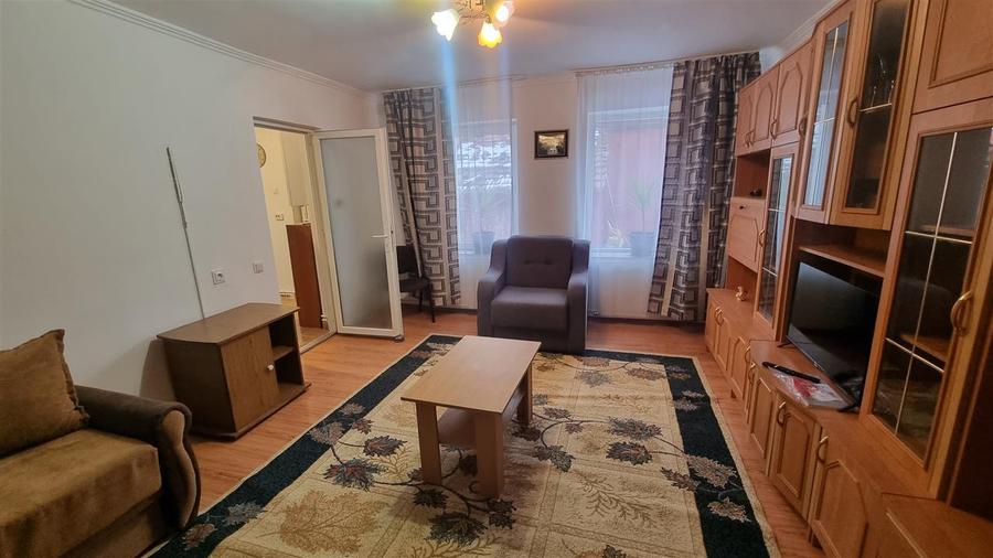 Studio la casa , zona strazii Lunga - 3